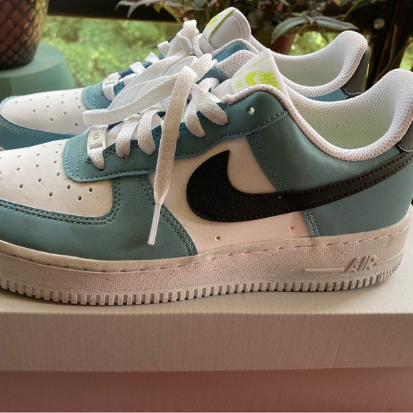 Nike White and Teal Air Force 1 Sneakers with Black Accents - Picture 5 of 8